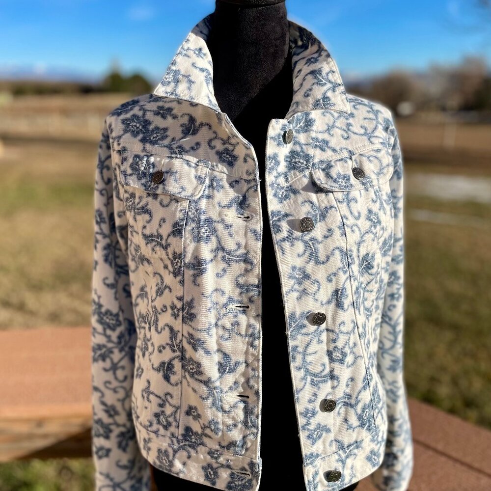 Long Sleeve Denim Jacket 💙